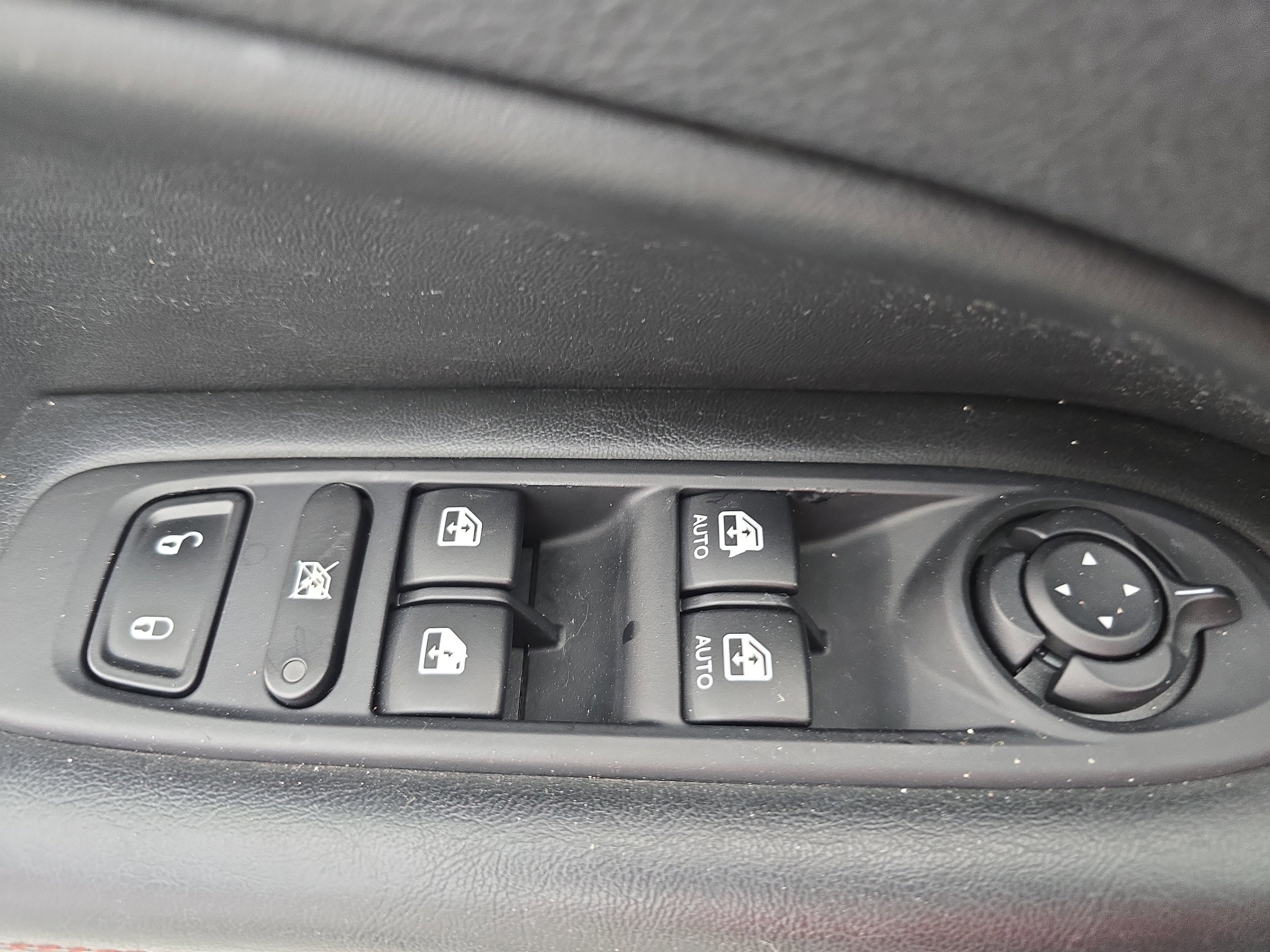 Used 2018 Jeep Compass Trailhawk w/ Cold Weather Group image 26