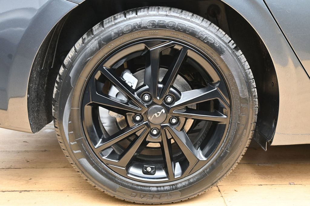 Used 2024 Kia Forte LXS FWD image 13