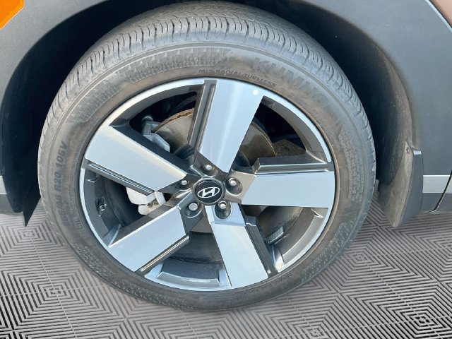 Used 2024 Hyundai Santa Fe Limited FWD image 13