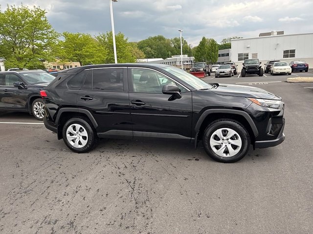 Certified 2025 Toyota RAV4 LE AWD/4WD image 4