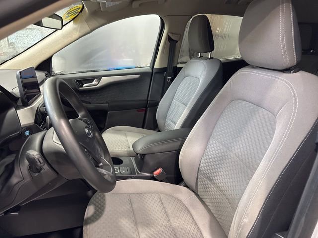 Used 2020 Ford Escape SE image 7
