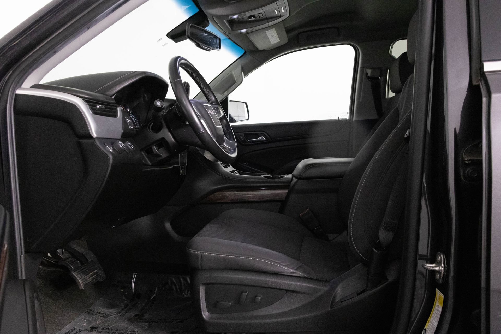 Used 2018 GMC Yukon SLE w/ SLE Value Package image 17