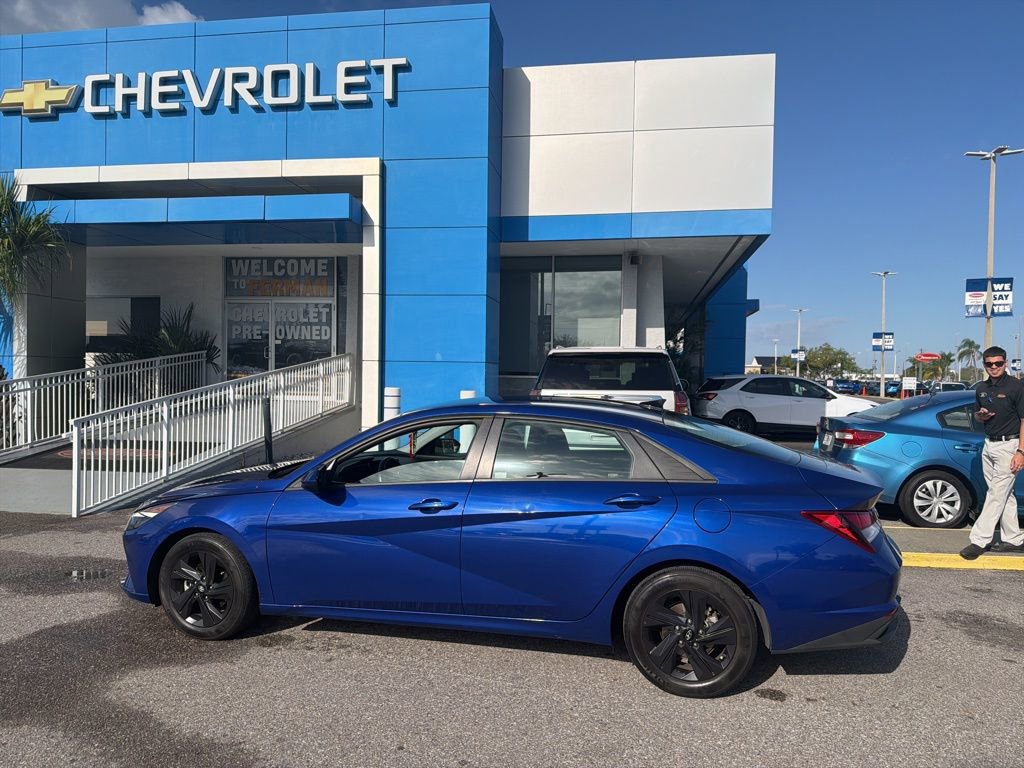 Used 2021 Hyundai Elantra SEL w/ Convenience Package image 11