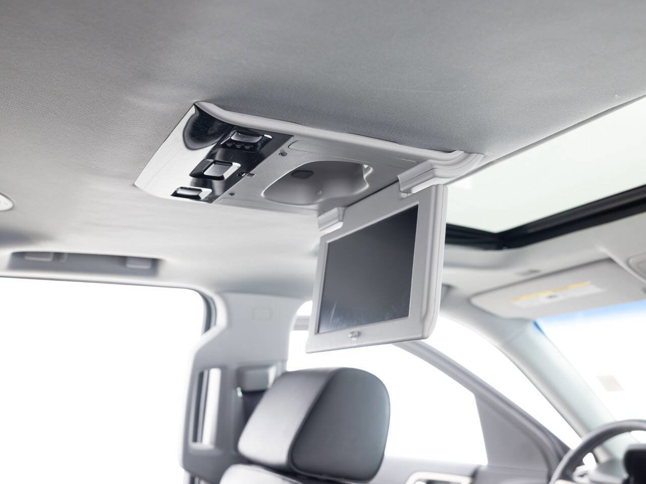 Used 2016 GMC Yukon XL Denali w/ Open Road Package image 34