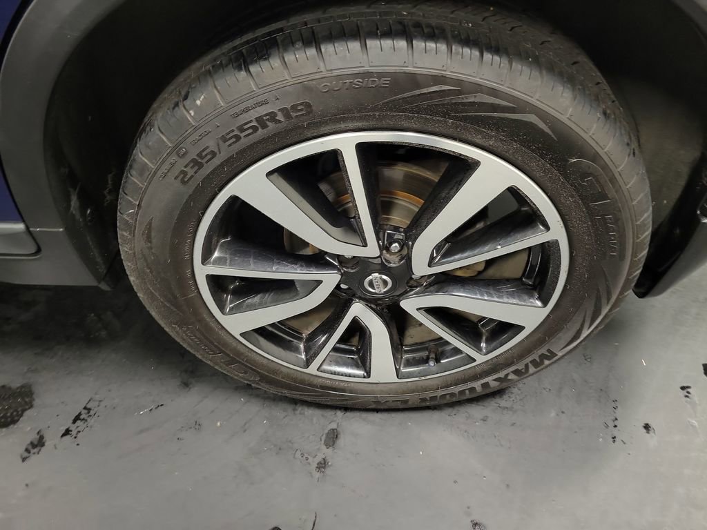 Used 2020 Nissan Rogue SL w/ Premium Package image 11