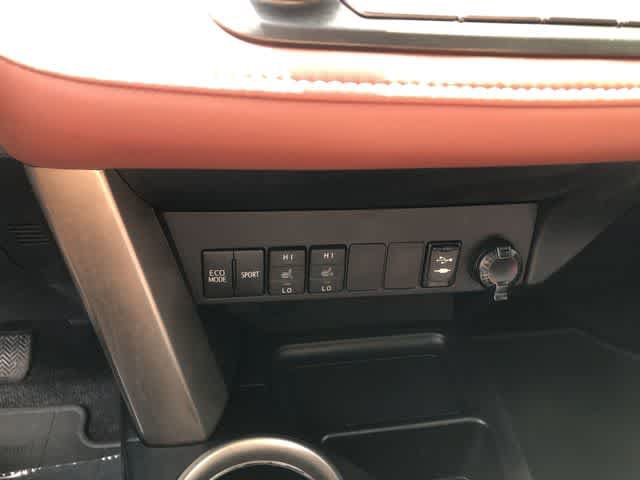 Used 2015 Toyota RAV4 Limited w/ Technology Package AWD/4WD image 26