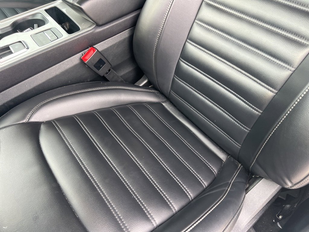 Used 2023 Ford Edge SEL image 3