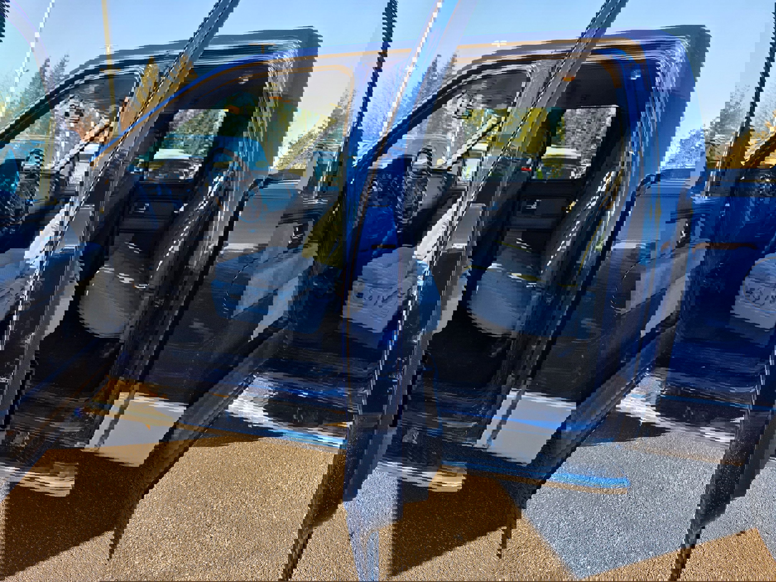 Used 2012 Ford F150 XLT w/ XLT Chrome Pkg image 10