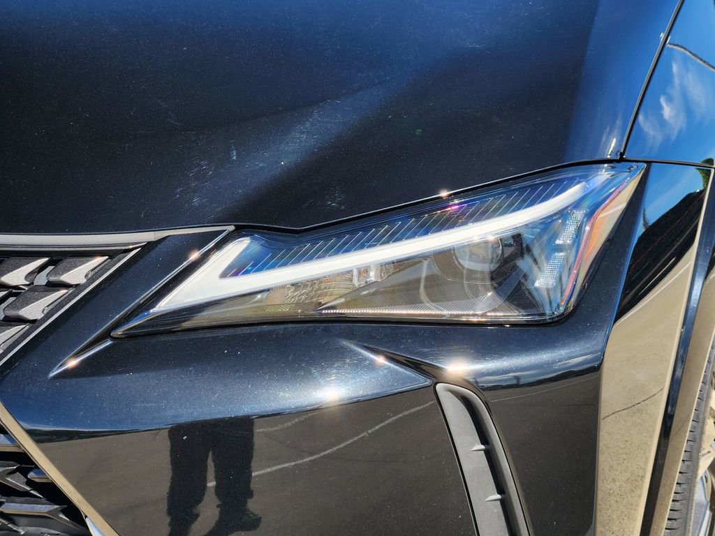 Used 2024 Lexus UX 250h AWD w/ Premium Package image 9