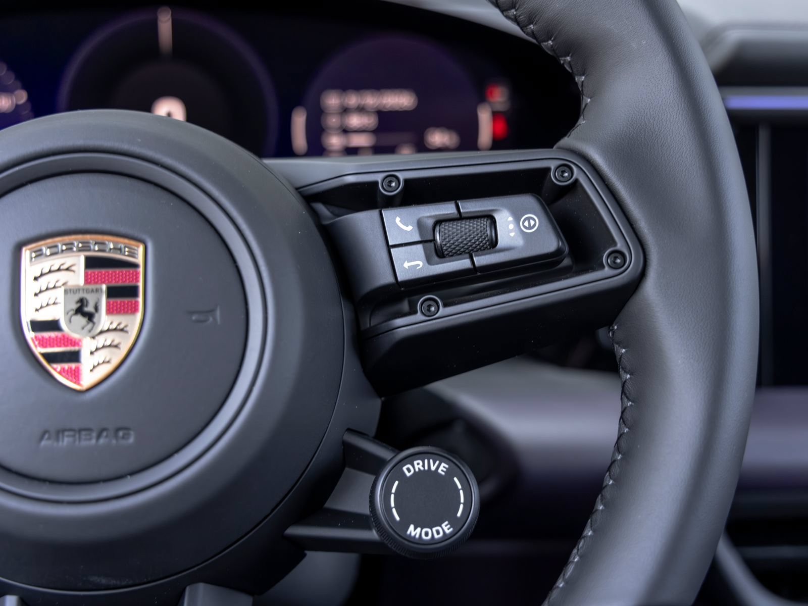 New 2026 Porsche Macan Electric RWD image 31