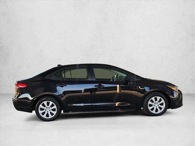 Used 2025 Toyota Corolla LE FWD image 4