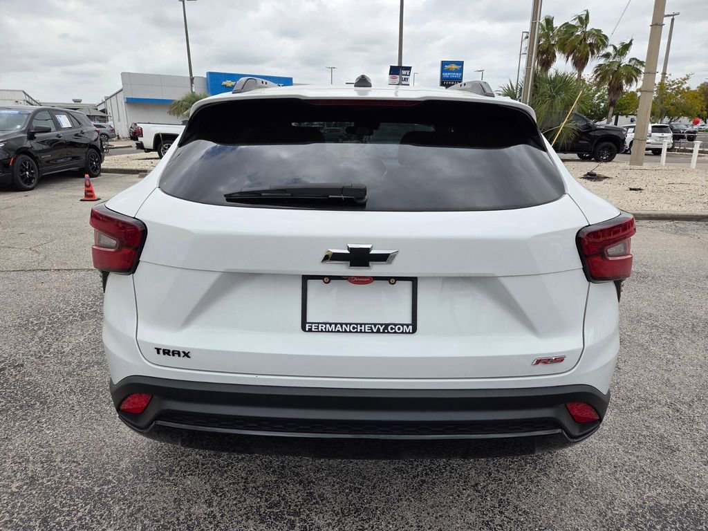 Certified 2024 Chevrolet Trax RS w/ Driver Confidence Package FWD image 12