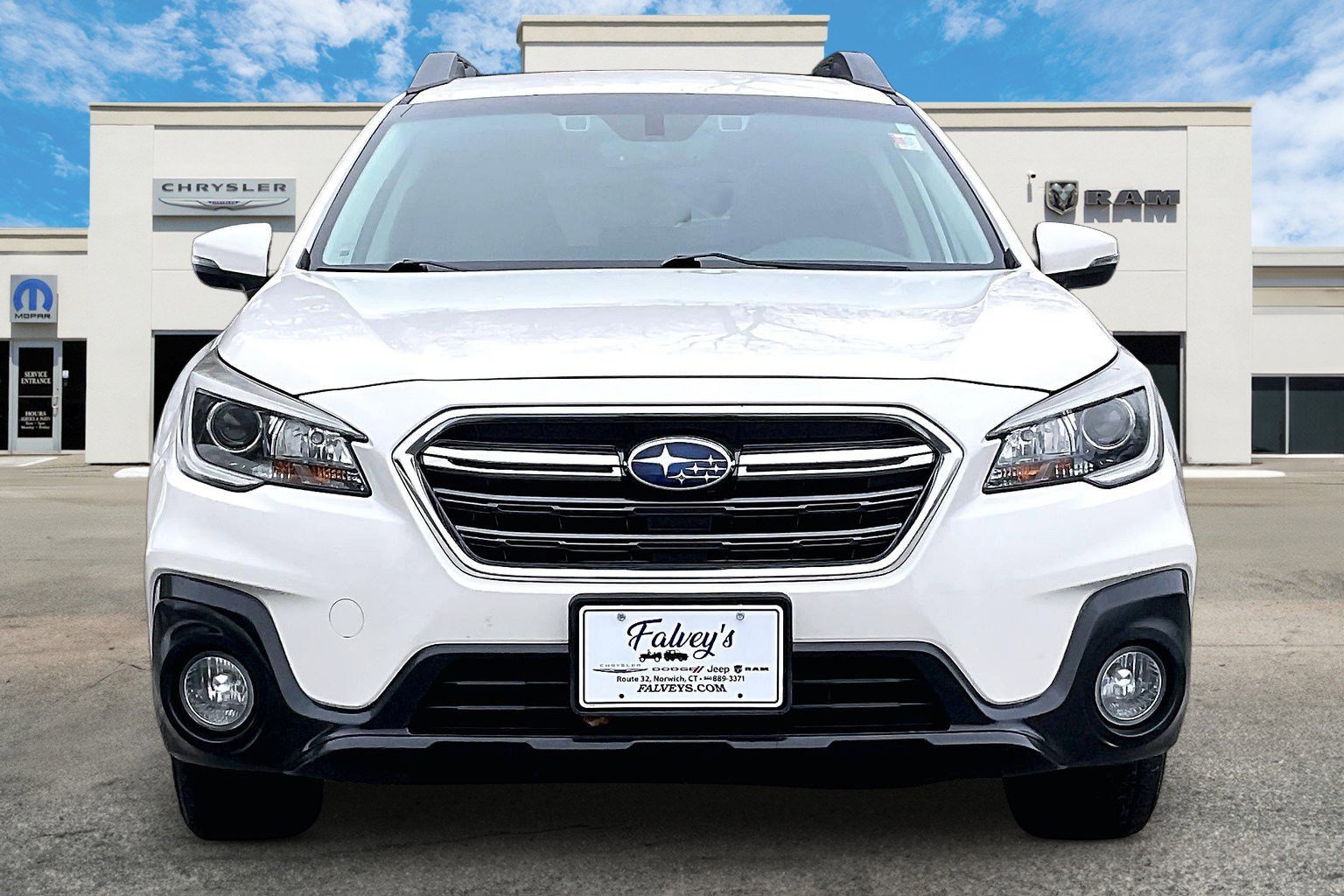 Used 2018 Subaru Outback 2.5i Premium image 3