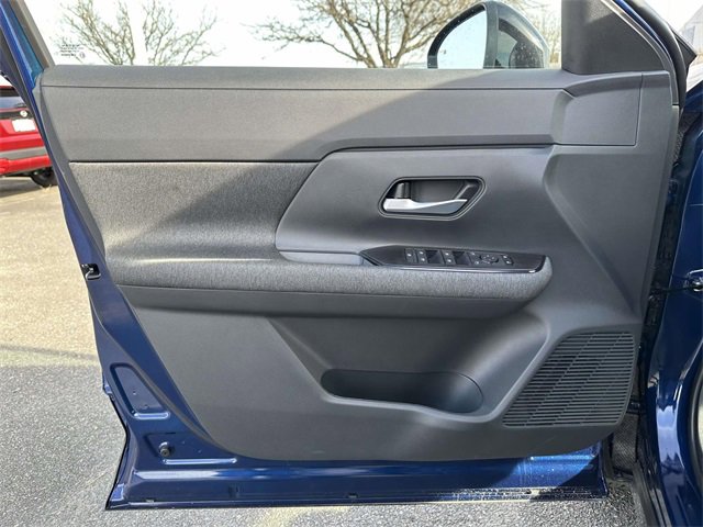 New 2026 Nissan Kicks SV image 14