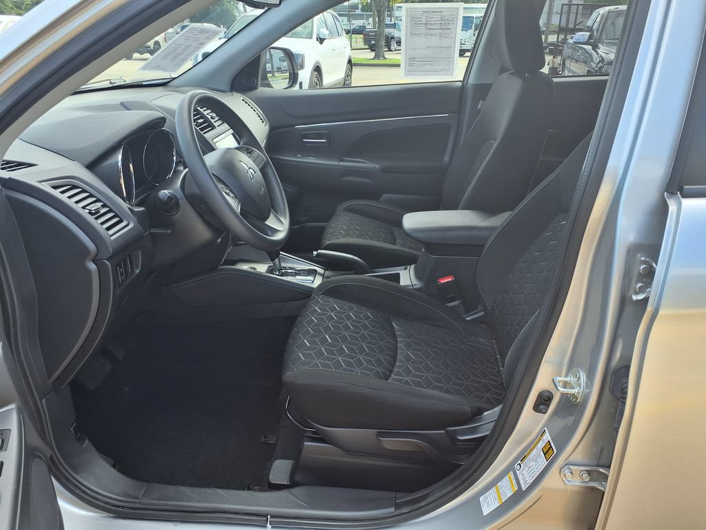 Used 2024 Mitsubishi Outlander Sport ES AWD/4WD image 17