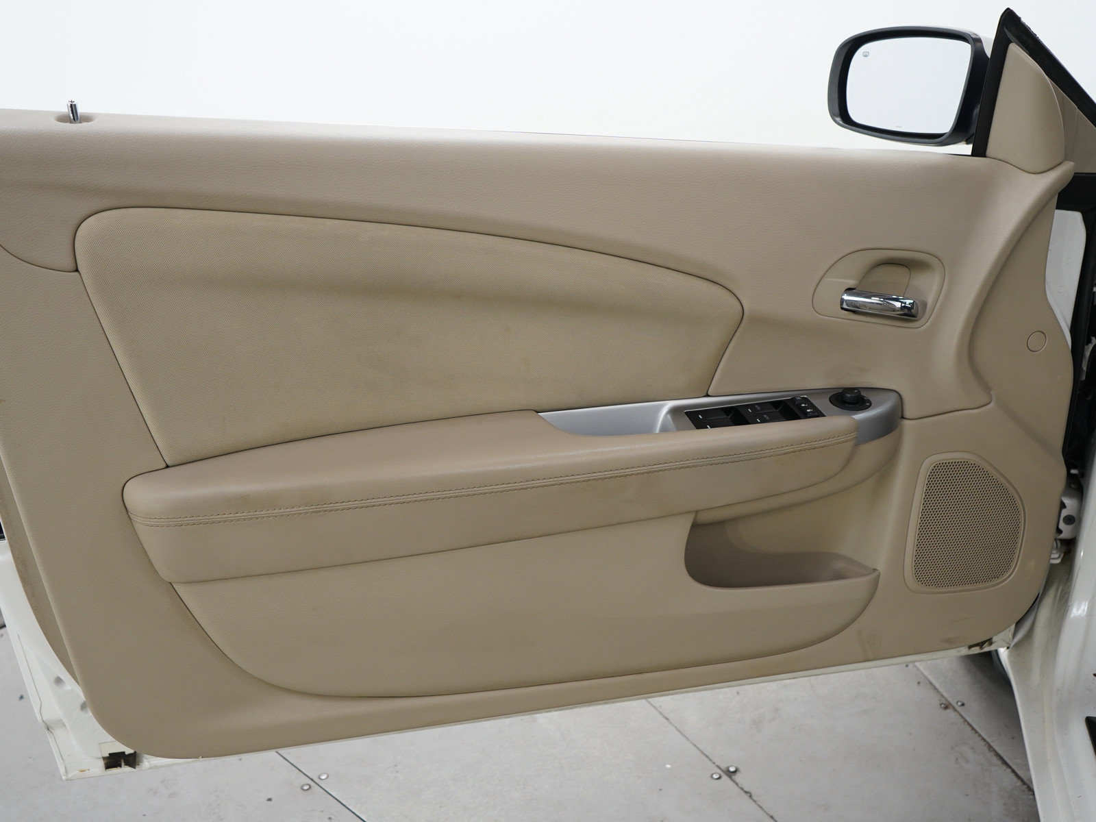 Used 2011 Chrysler 200 Touring FWD image 13