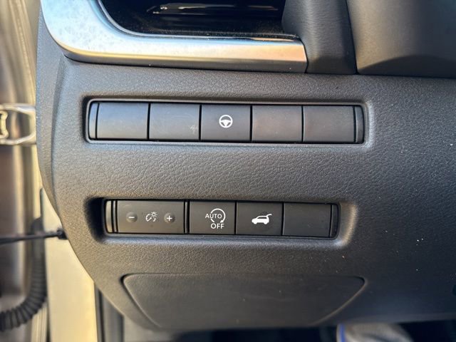 Used 2024 Nissan Rogue SL image 18