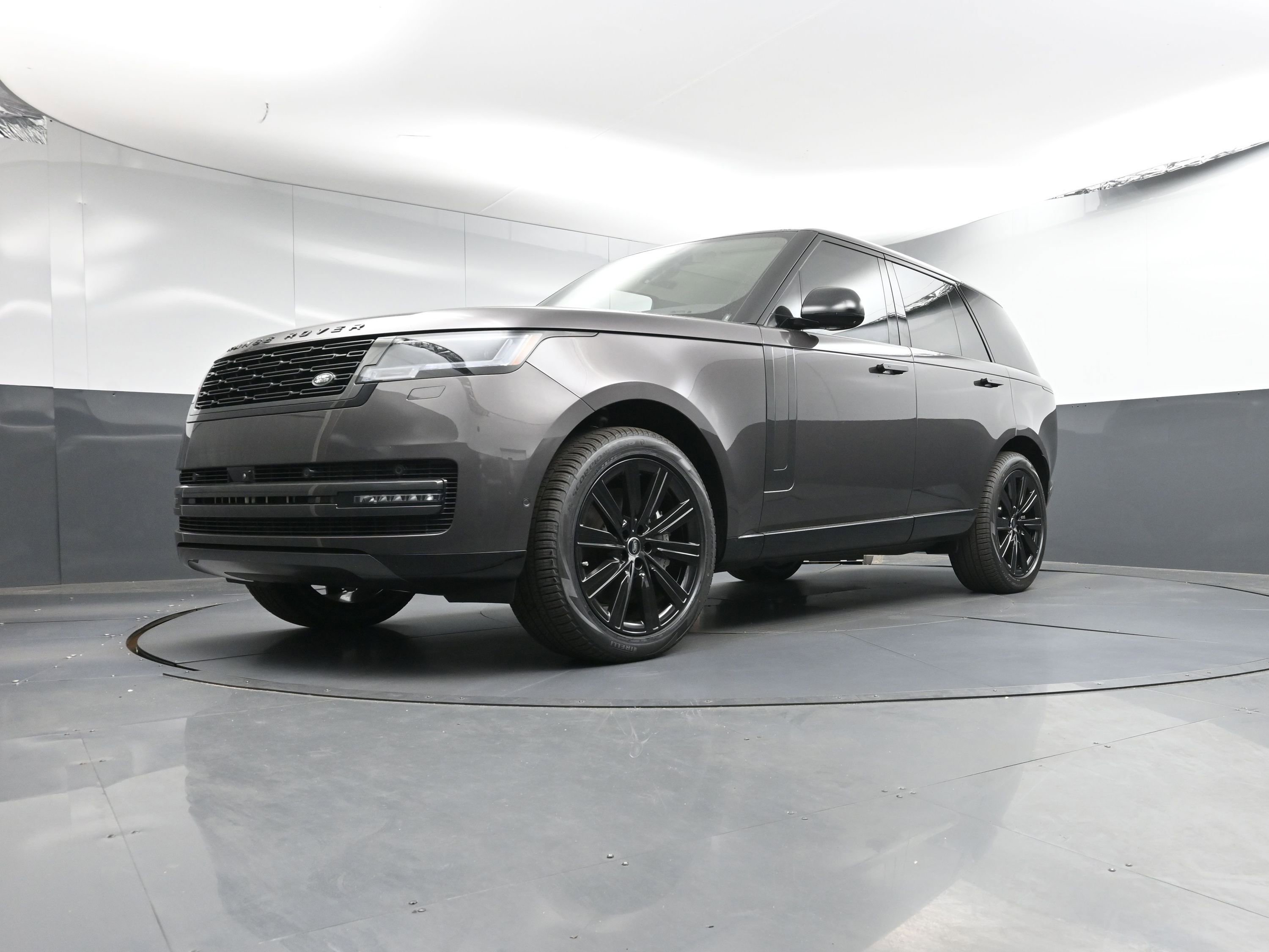 New 2025 Land Rover Range Rover SE image 25