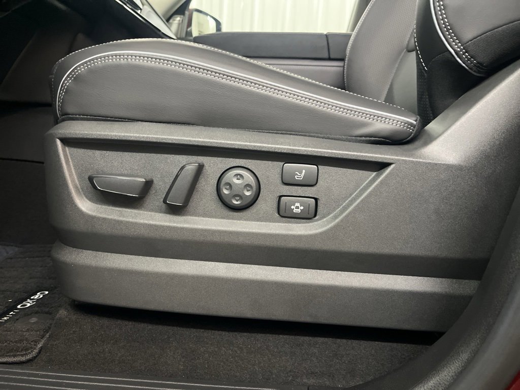 Certified 2025 INFINITI QX80 Sensory image 10