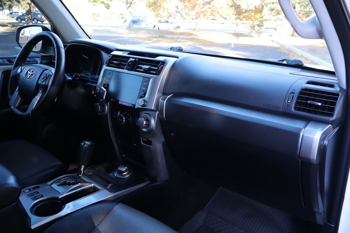 Used 2022 Toyota 4Runner SR5 Premium image 17