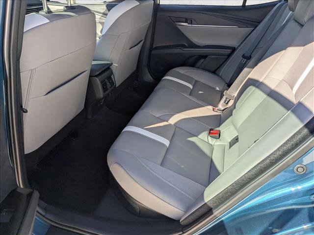 Used 2025 Toyota Camry SE image 16