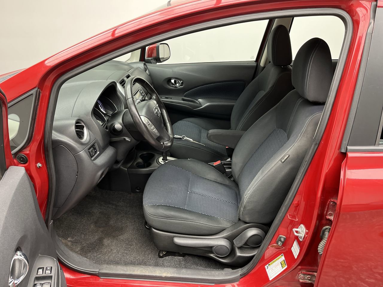 Used 2014 Nissan Versa Note SV w/ SL Package FWD image 3