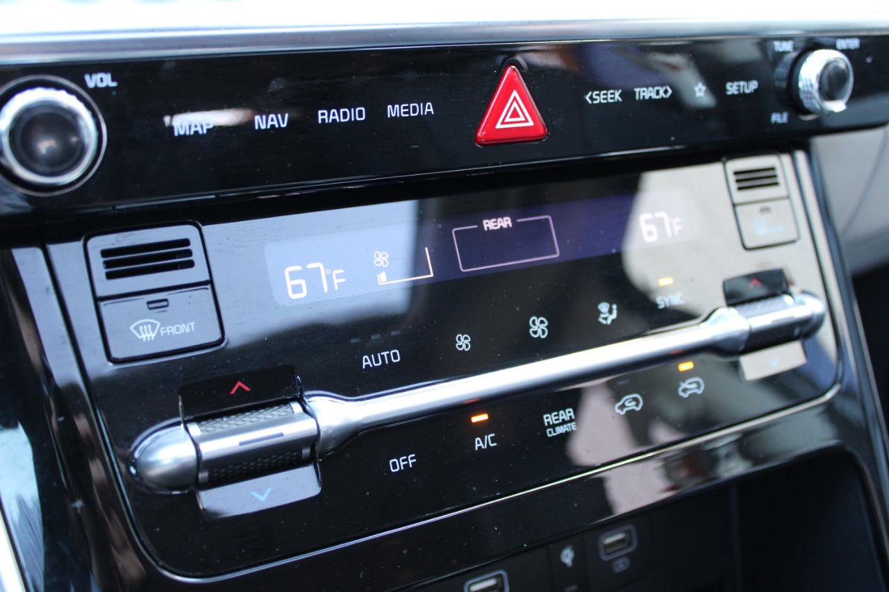 Used 2024 Kia Carnival SX Prestige image 28