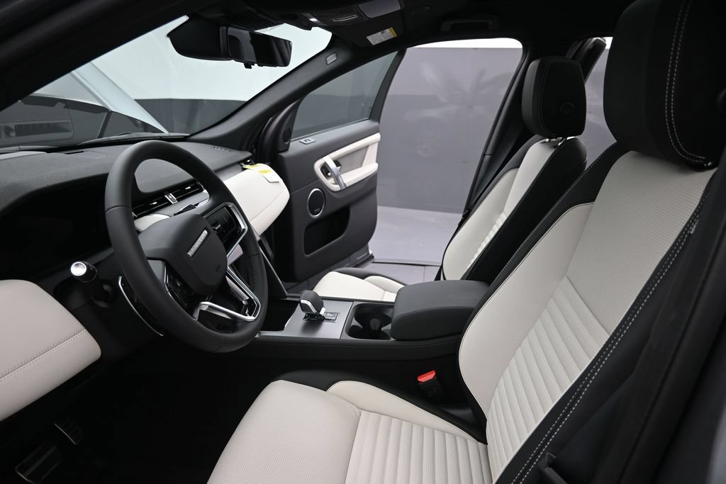 New 2026 Land Rover Discovery Sport Landmark AWD/4WD image 24