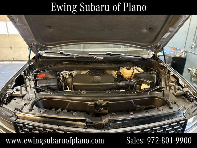 Used 2022 Cadillac Escalade Luxury w/ LPO, Illumination Package RWD image 32