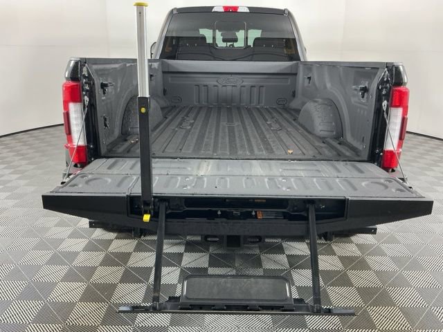 Used 2017 Ford F350 Platinum w/ Platinum Ultimate Package image 9