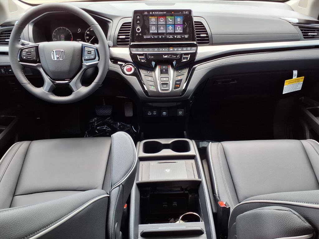 New 2026 Honda Odyssey Touring image 3