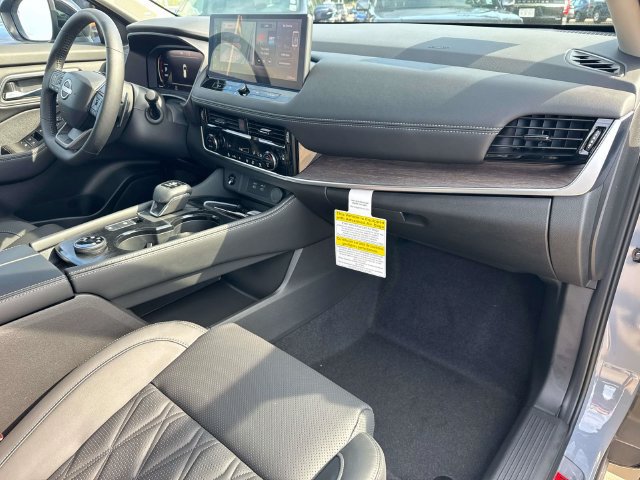 New 2026 Nissan Rogue Platinum AWD/4WD image 17