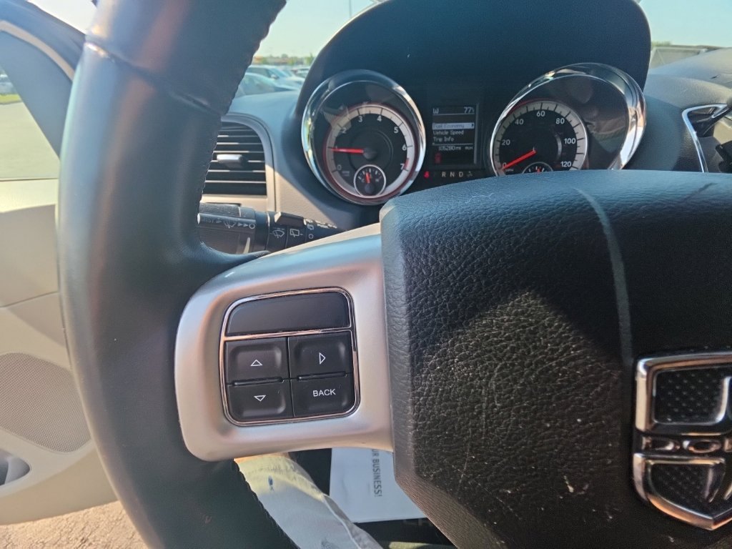 Used 2015 Dodge Grand Caravan SXT w/ Rear Park Assist Package FWD image 17