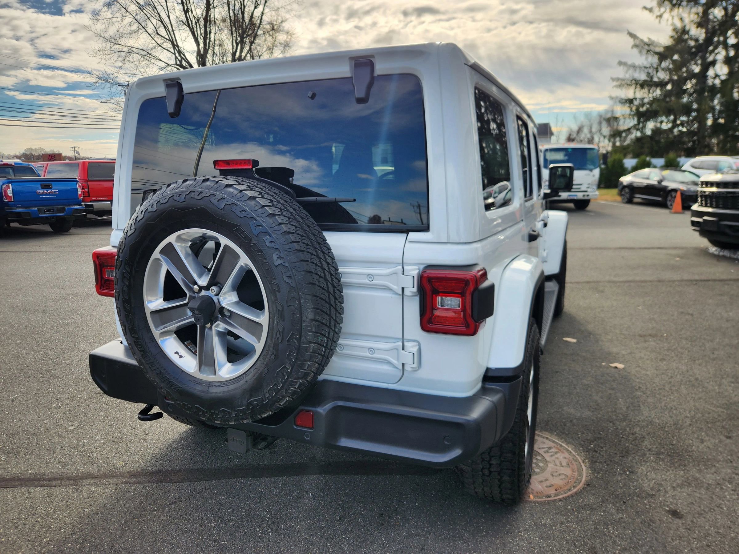 Used 2019 Jeep Wrangler Unlimited Sahara w/ Dual Top Group image 12