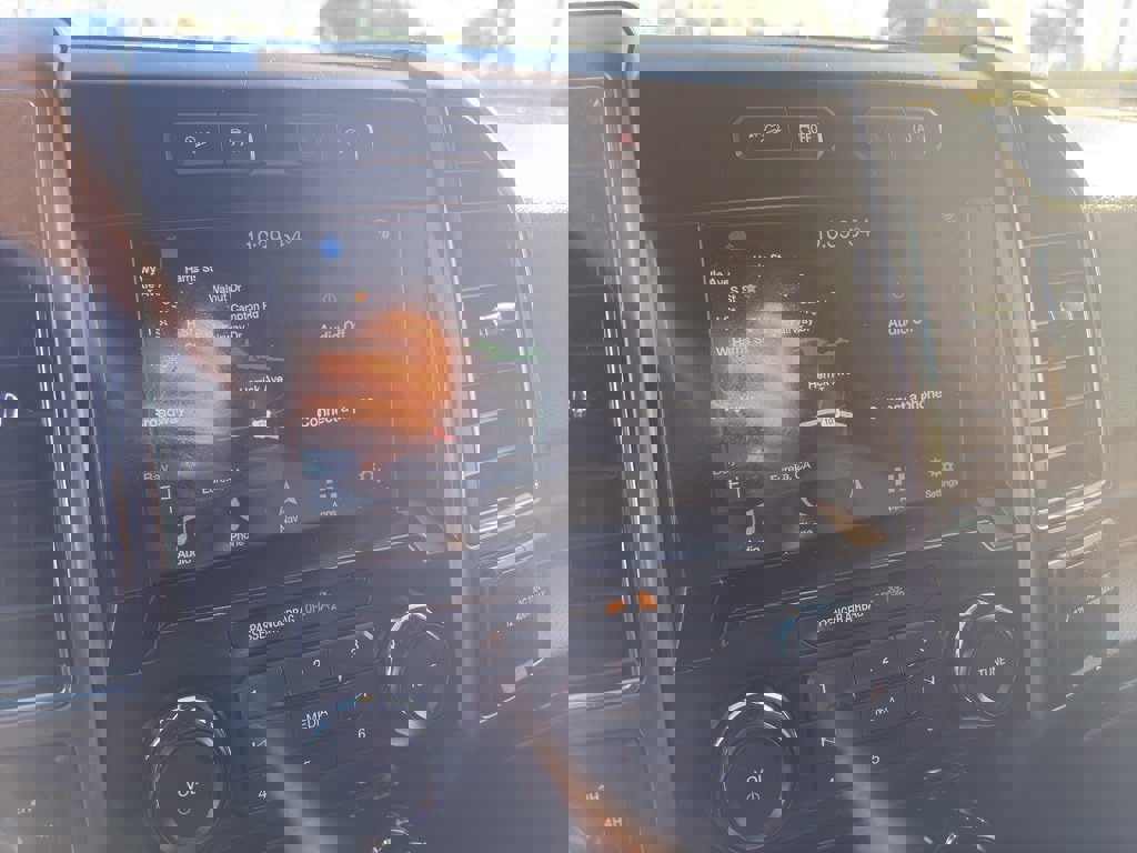 Used 2018 Ford F150 XLT w/ Equipment Group 302A Luxury image 11