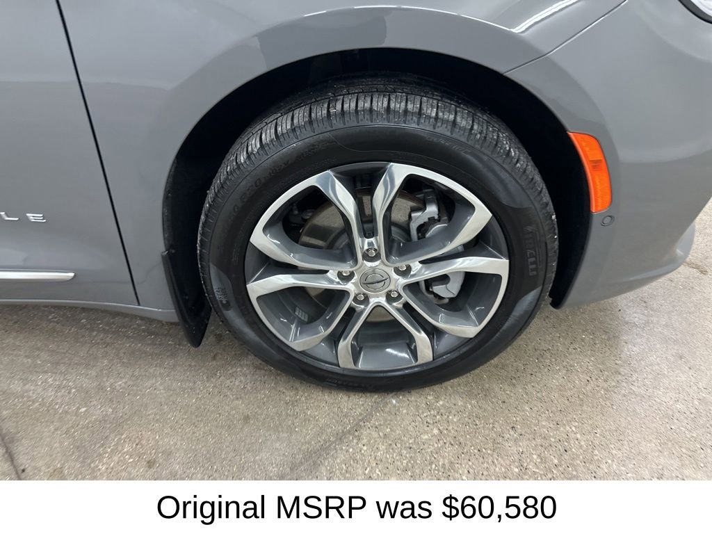 Used 2023 Chrysler Pacifica Pinnacle w/ Trailer Tow Group image 15