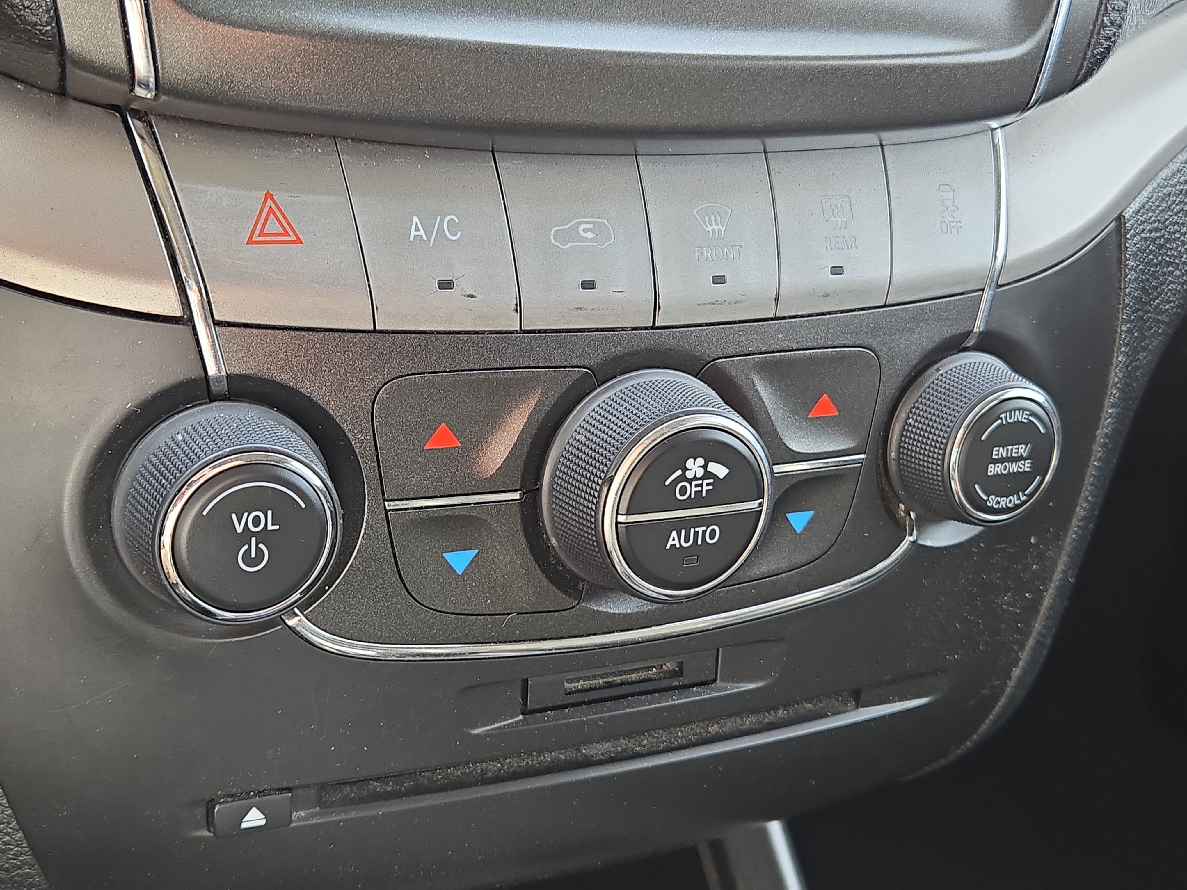 Used 2020 Dodge Journey Crossroad w/ Popular Equipment Group FWD image 30