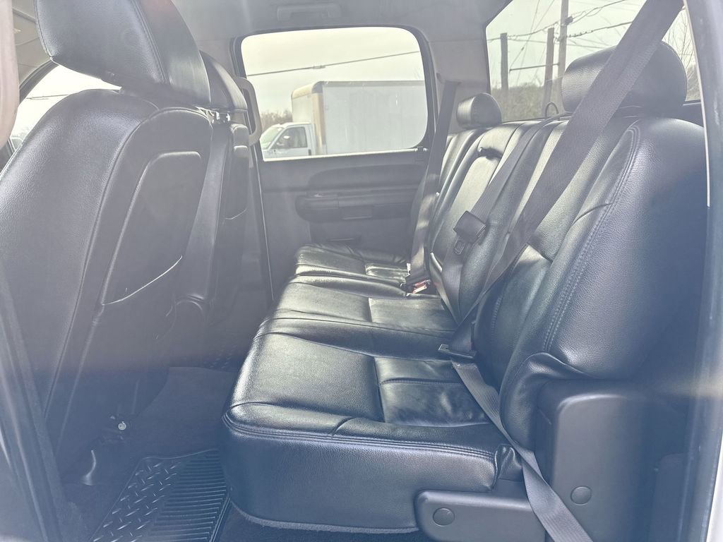 Used 2010 Chevrolet Silverado 2500 LT w/ Interior Plus Package AWD/4WD image 20