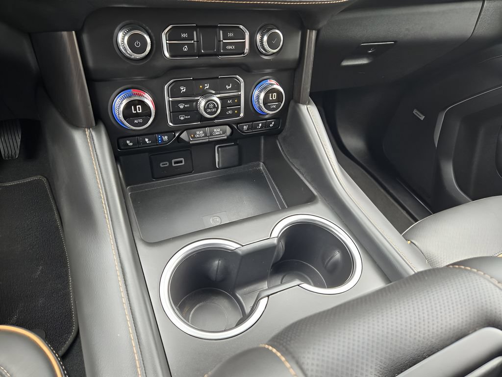 Used 2024 GMC Yukon AT4 w/ Technology Package AWD/4WD image 18