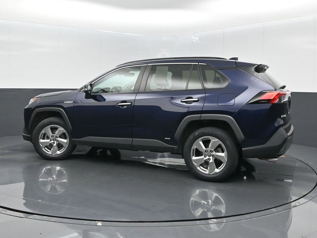 Used 2021 Toyota RAV4 Limited image 5