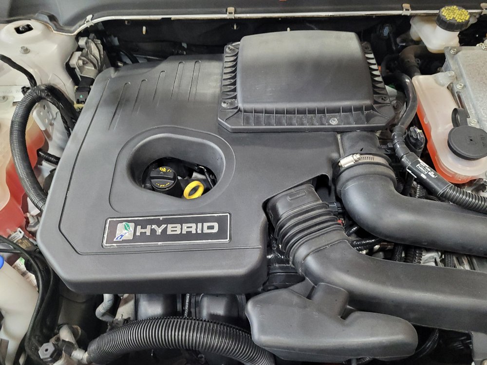 Used 2020 Ford Fusion SE FWD image 30