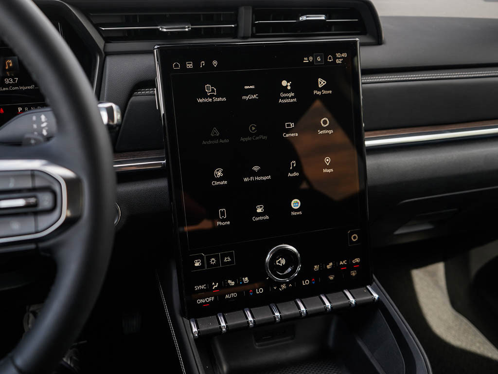 New 2026 GMC Terrain Denali w/ LPO, Floor Liner Package image 24