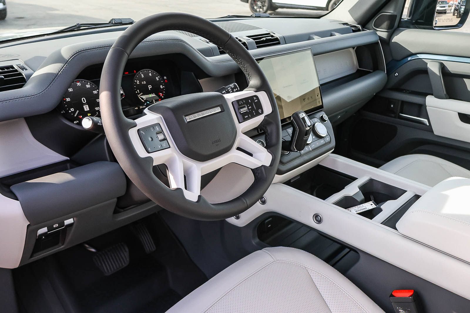 New 2026 Land Rover Defender 110 X-Dynamic SE AWD/4WD image 28