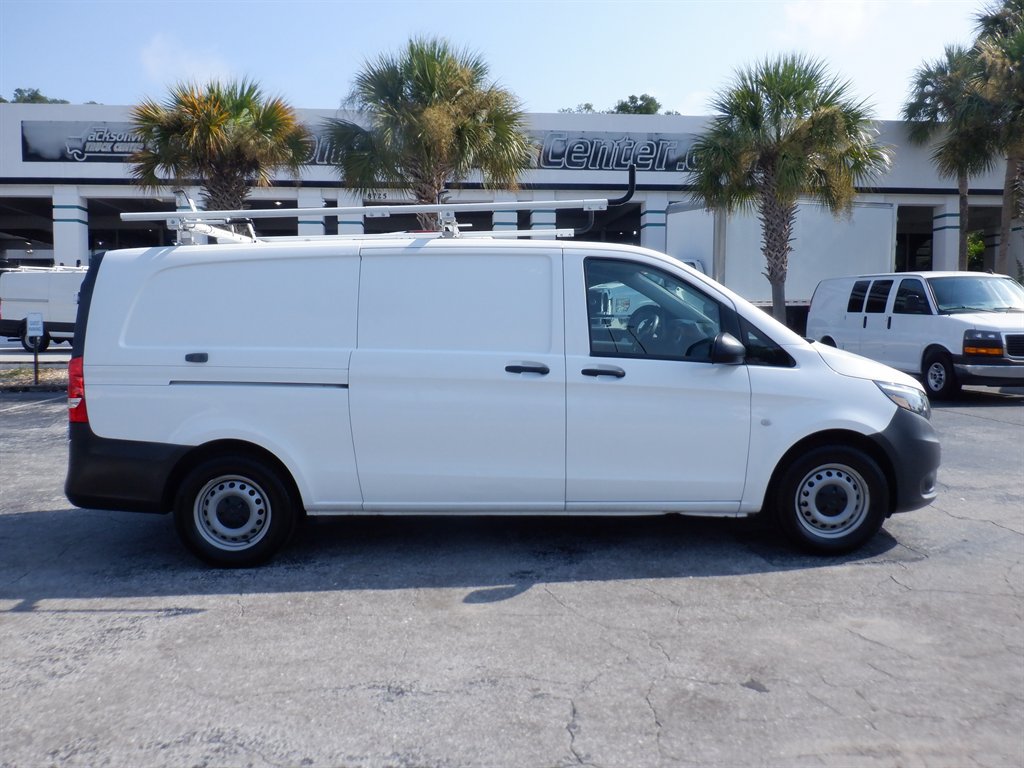 Used 2023 Mercedes-Benz Metris video 1