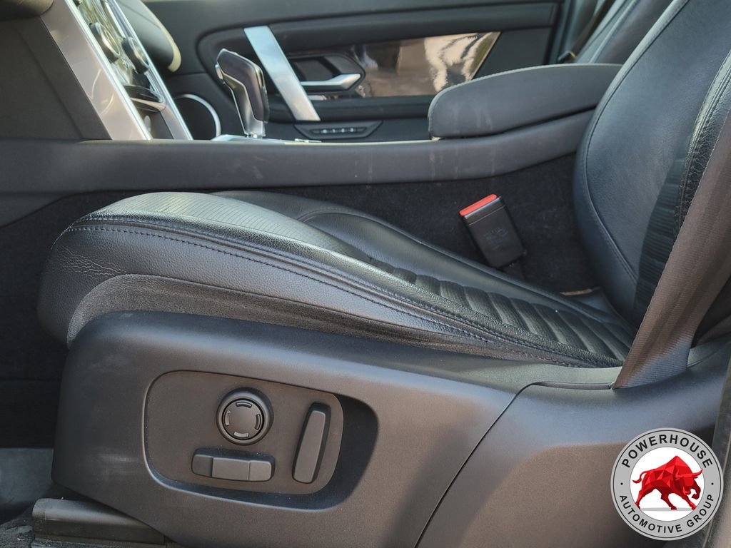 Used 2020 Land Rover Discovery Sport SE image 25