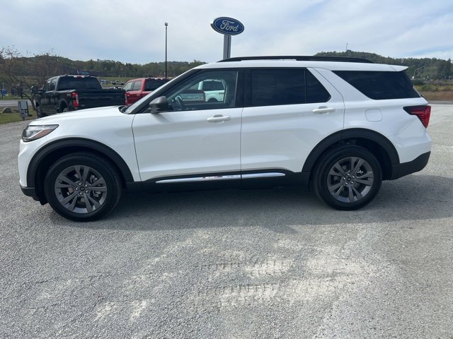 New 2025 Ford Explorer Active image 8