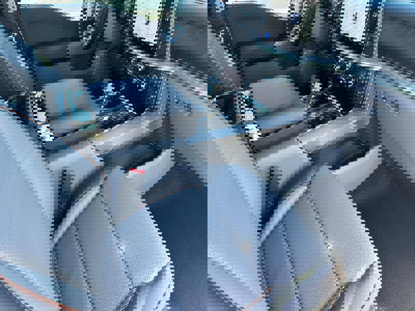 New 2025 Ford F150 Lariat w/ Equipment Group 502A High image 46