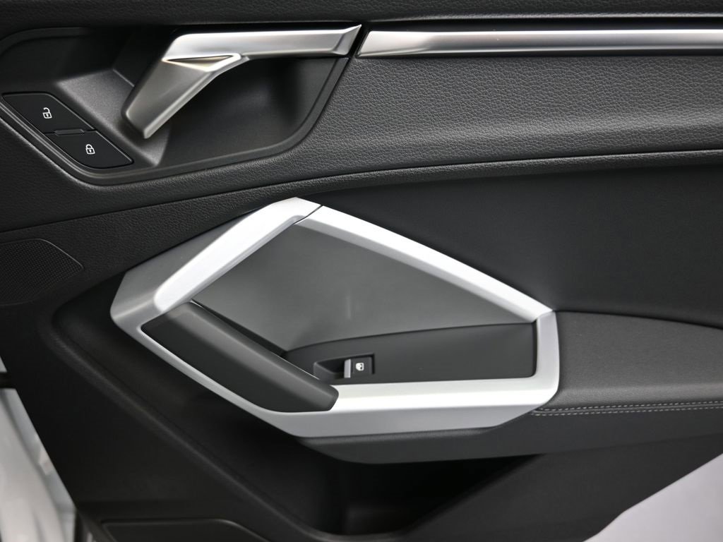New 2025 Audi Q3 2.0T Premium image 15