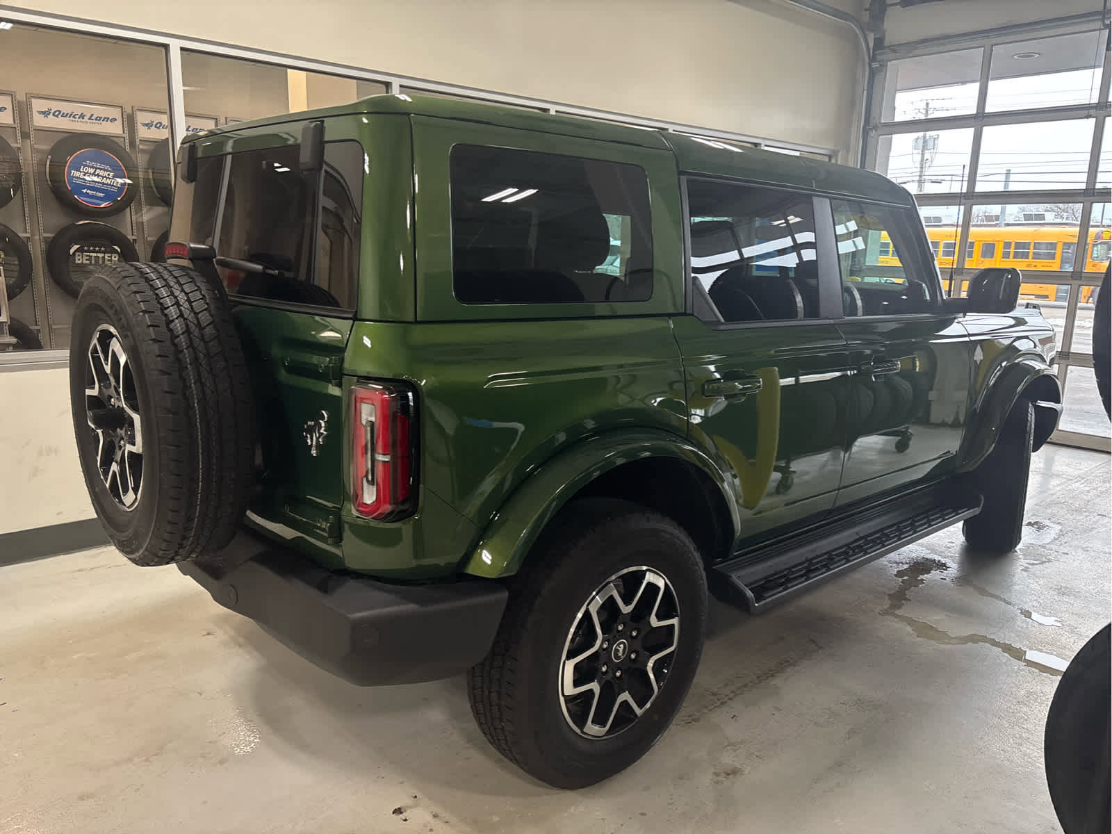 Used 2025 Ford Bronco Outer Banks image 7