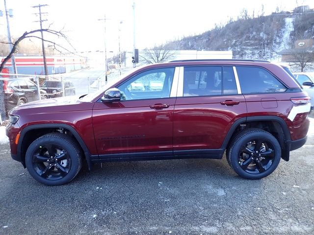 New 2025 Jeep Grand Cherokee Limited w/ Black Appearance Package image 2